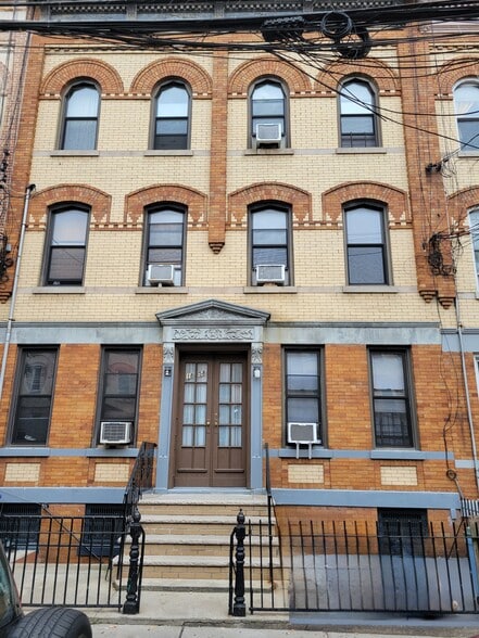 1858 Cornelia St, Ridgewood, NY for sale - Building Photo - Image 1 of 23