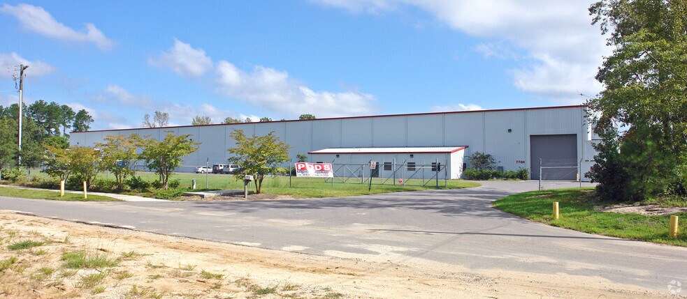 7704 Southrail Rd, North Charleston, SC à louer - Photo du bâtiment - Image 3 de 8