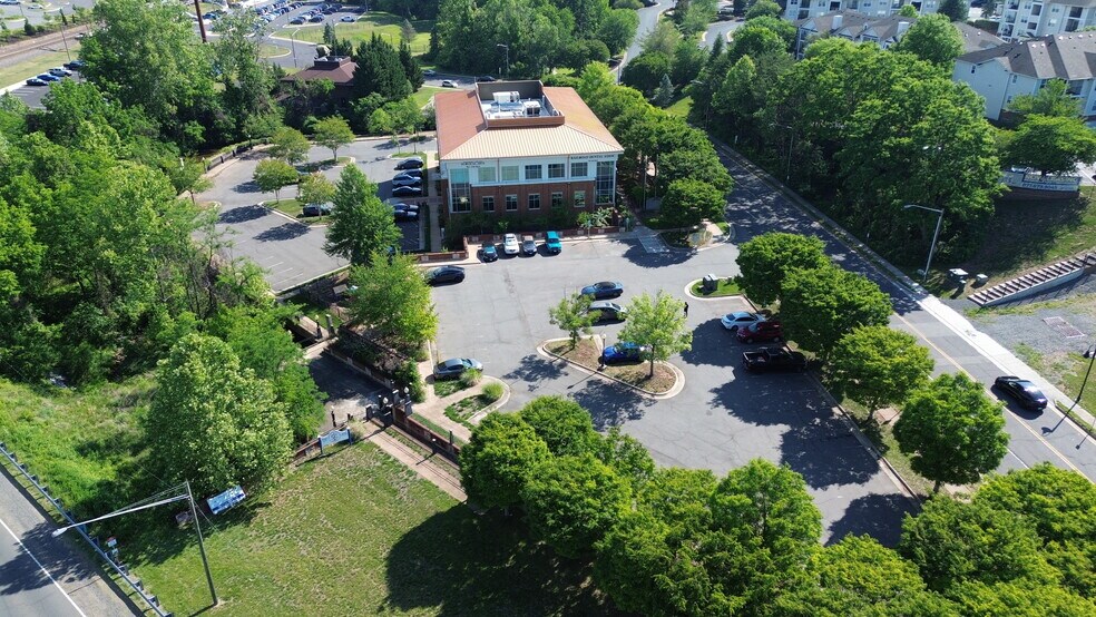 9110 Railroad Dr, Manassas Park, VA à vendre - Photo du bâtiment - Image 3 de 18