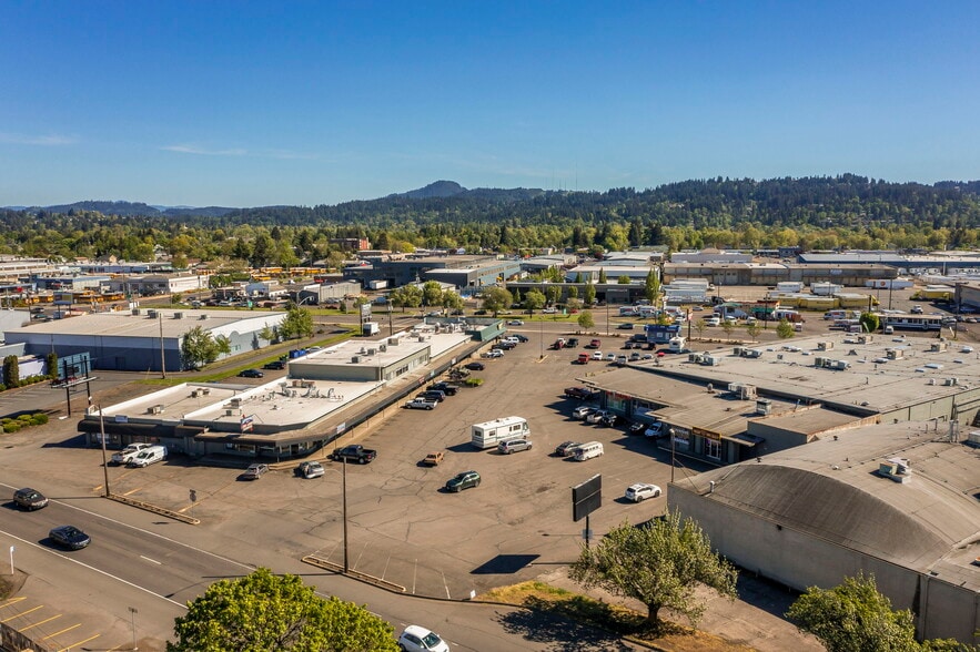 2175 W 7th Ave, Eugene, OR à louer - Photo du bâtiment - Image 3 de 11