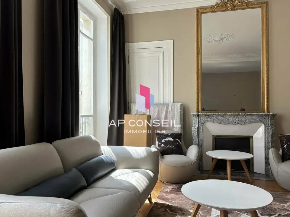 Office in Versailles for lease Interior Photo- Image 1 of 17