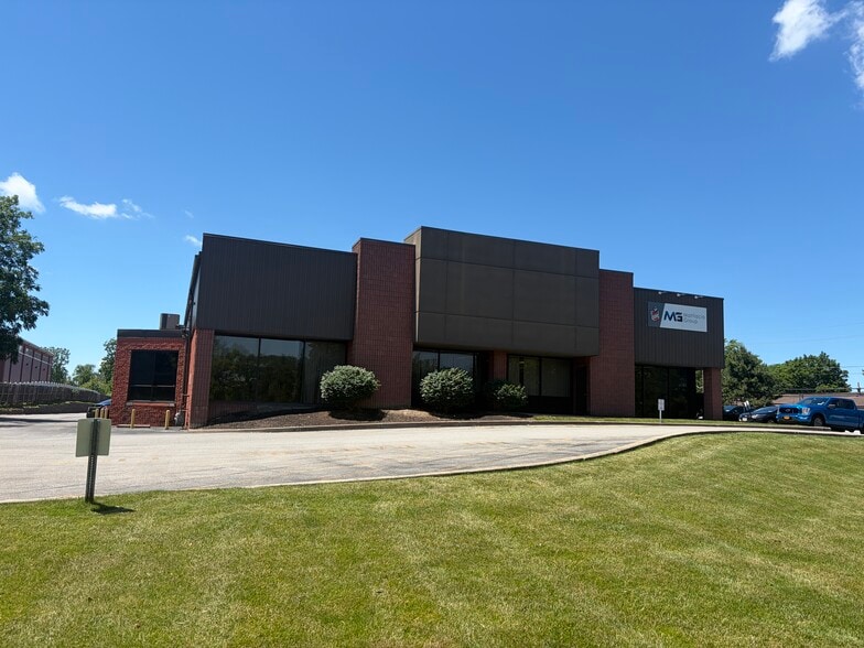 1057 E Henrietta Rd, Brighton, NY for lease - Building Photo - Image 3 of 20