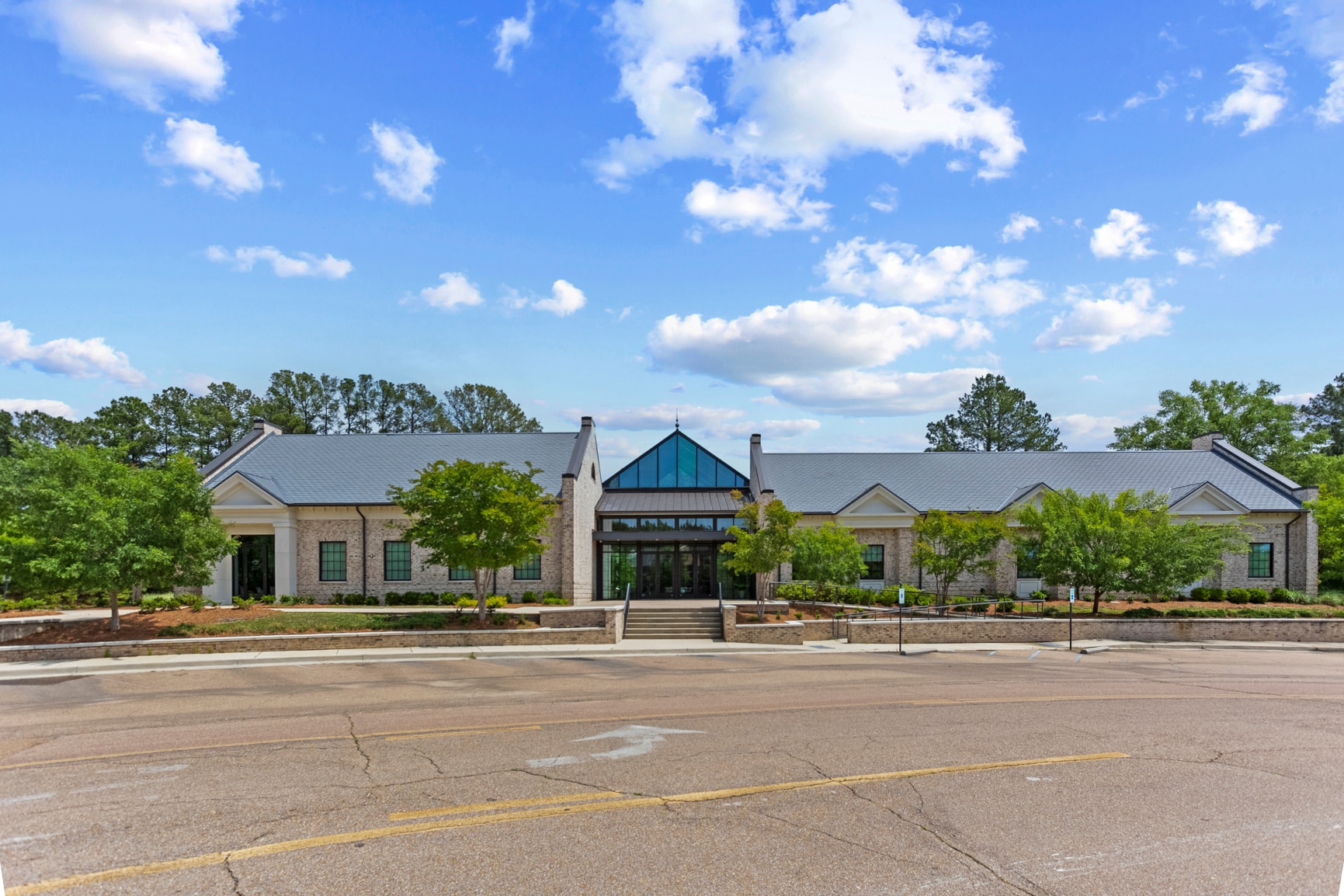 160 Fountains Blvd, Madison, MS for sale Primary Photo- Image 1 of 32