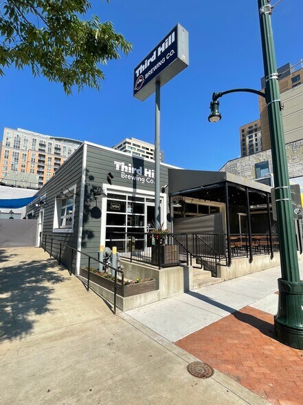 8216 Georgia Ave, Silver Spring, MD à vendre - Photo du bâtiment - Image 2 de 16
