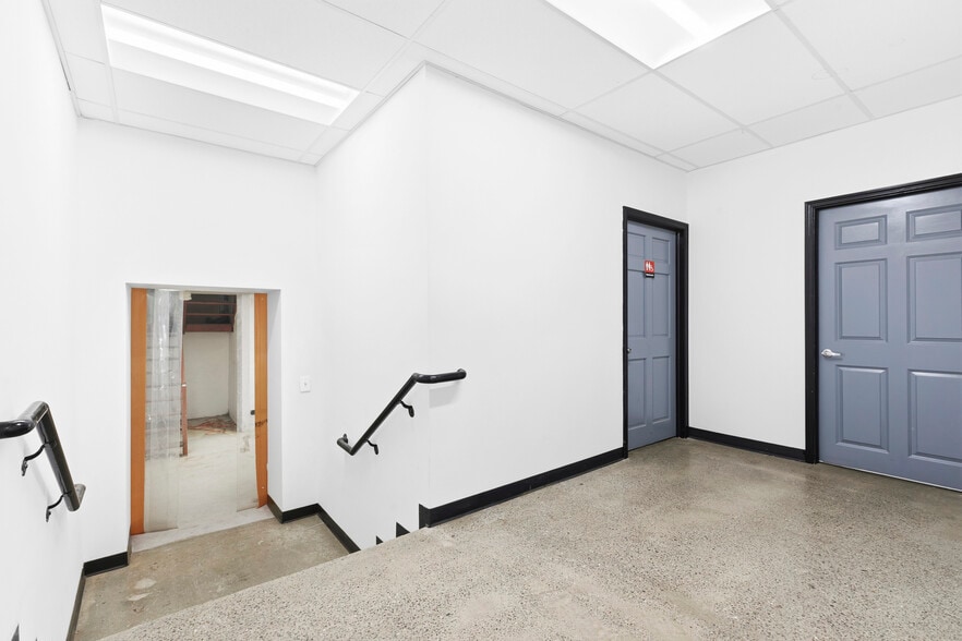 527 Ninth Ave, New York, NY for lease - Interior Photo - Image 3 of 7