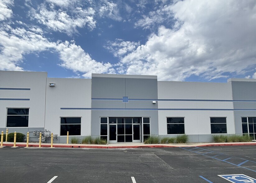 28910 Avenue Penn, Valencia, CA for lease - Building Photo - Image 2 of 12