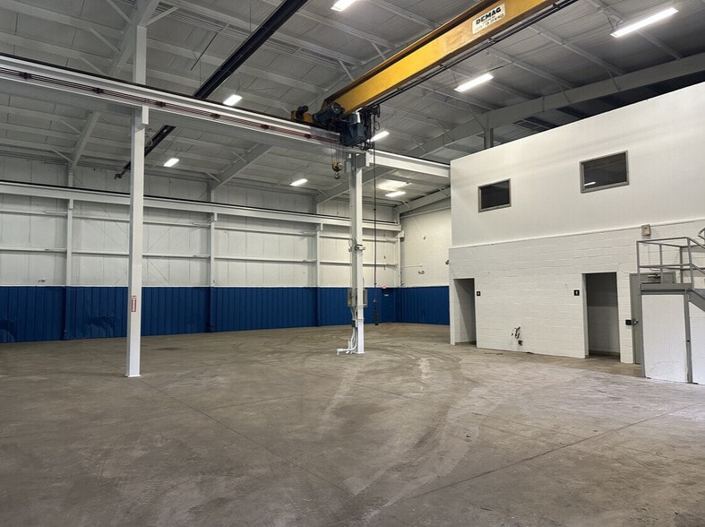 9664 Akins Rd, North Royalton, OH for lease - Building Photo - Image 1 of 3