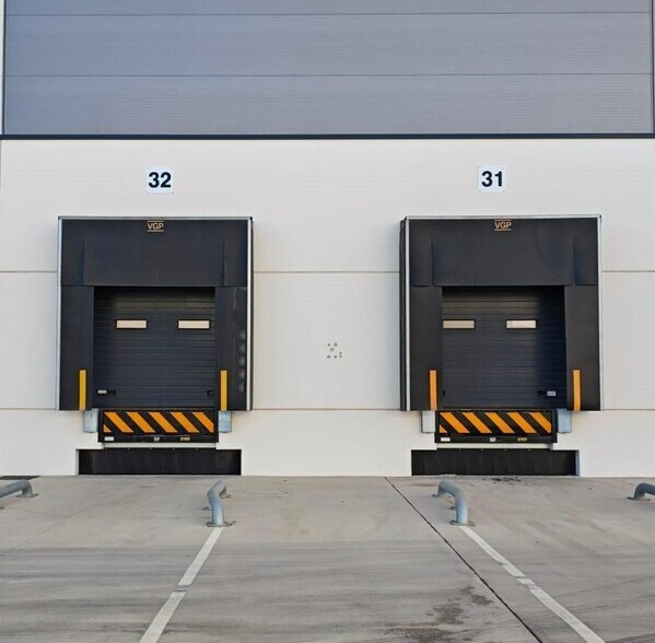 Industrial in Dos Hermanas, Sevilla for lease - Building Photo - Image 1 of 10