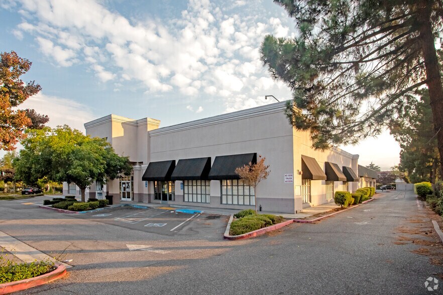 2500 Fontaine Rd, San Jose, CA à louer - Photo du bâtiment - Image 3 de 6