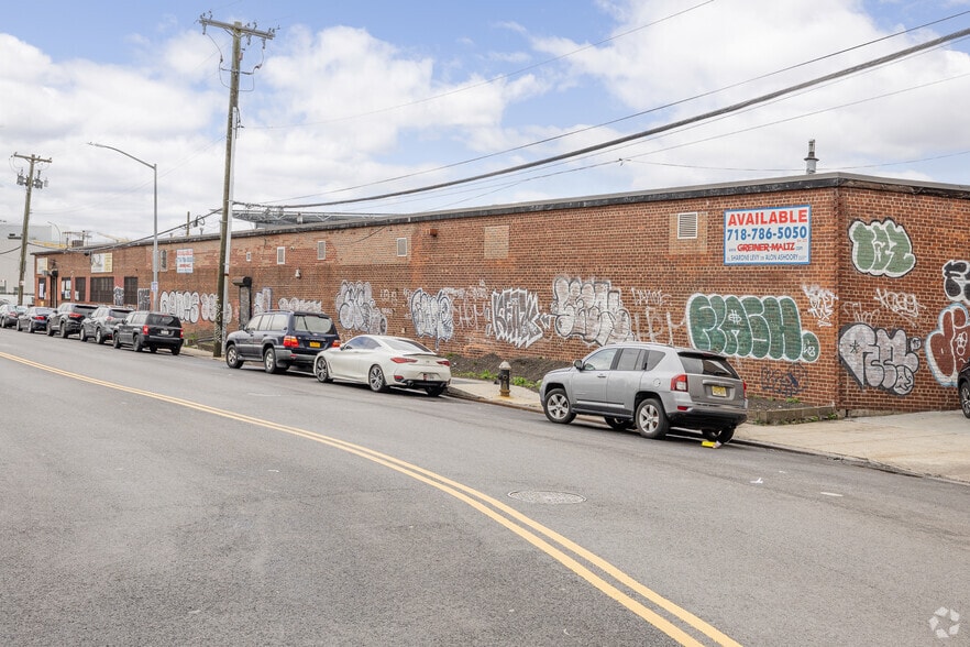107-20 Avenue D, Brooklyn, NY for lease - Building Photo - Image 2 of 7