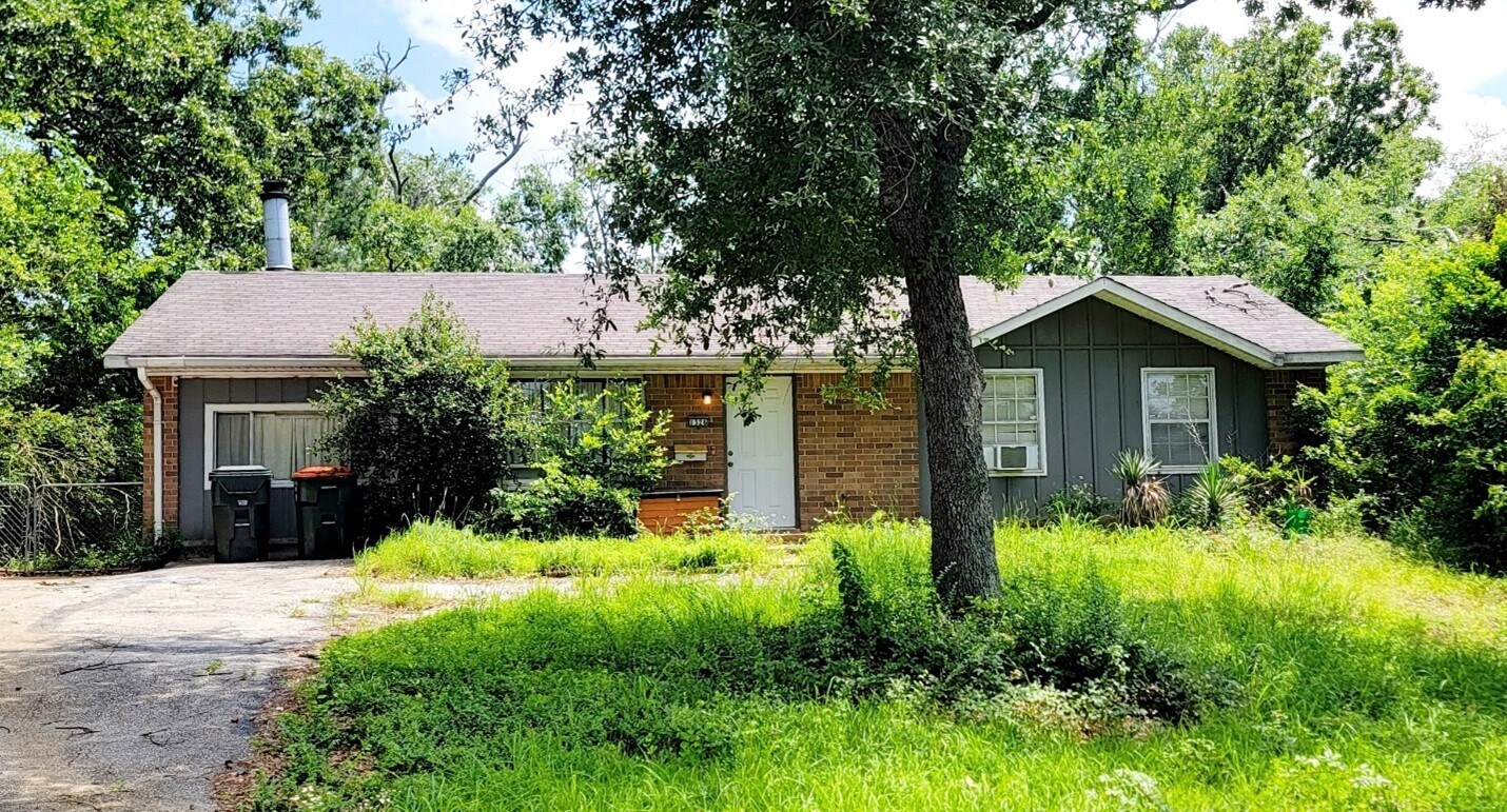 1326 Buena Vista Dr, Tyler, TX à vendre Photo principale- Image 1 de 2