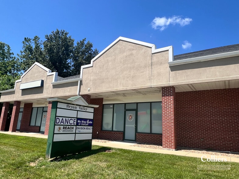 2108-2126 Bryan Valley Commercial Dr, O'Fallon, MO for lease - Building Photo - Image 3 of 7