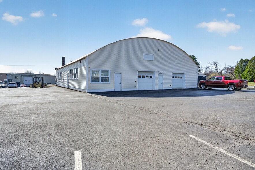 28 Hastings St, Mendon, MA for sale - Primary Photo - Image 1 of 7