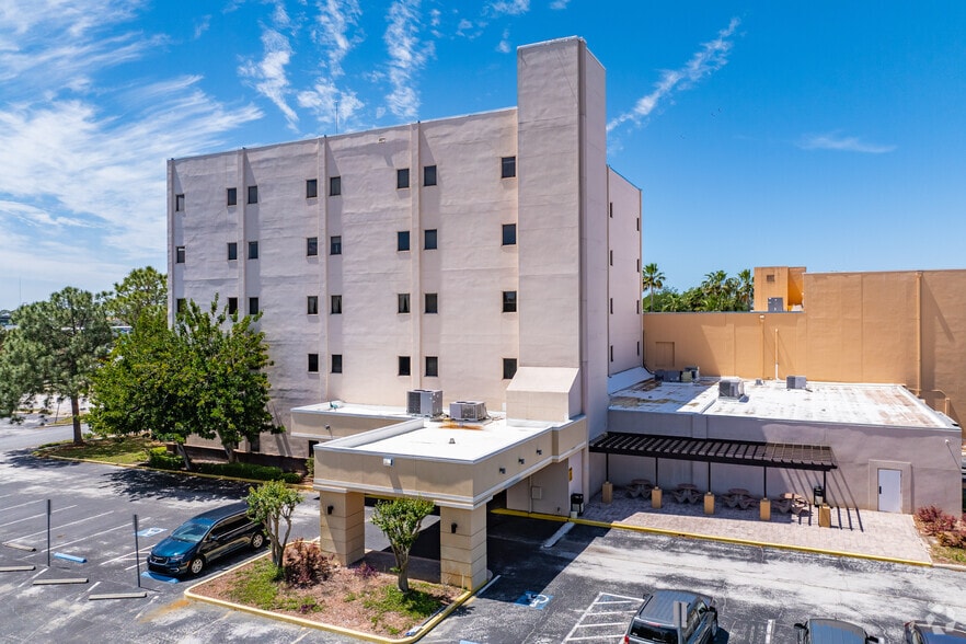 6014-6016 US Hwy 19, New Port Richey, FL à louer - Photo du bâtiment - Image 3 de 6