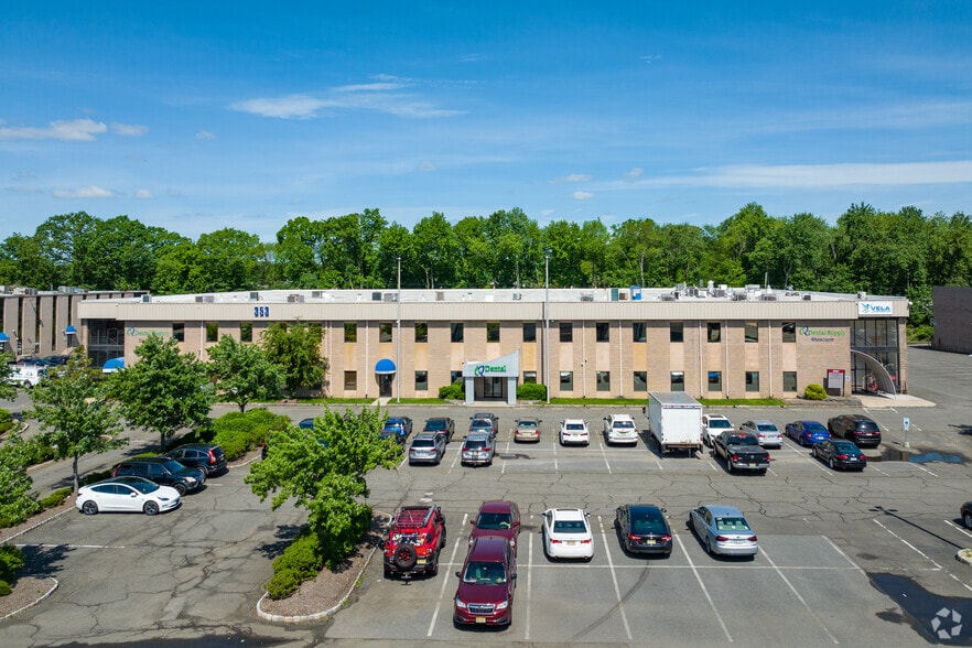 333 Route 46 W, Fairfield, NJ for lease - Building Photo - Image 3 of 9