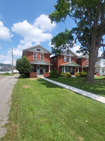 206 Kanawha Blvd W, Charleston, WV à louer - Photo du bâtiment - Image 2 de 3