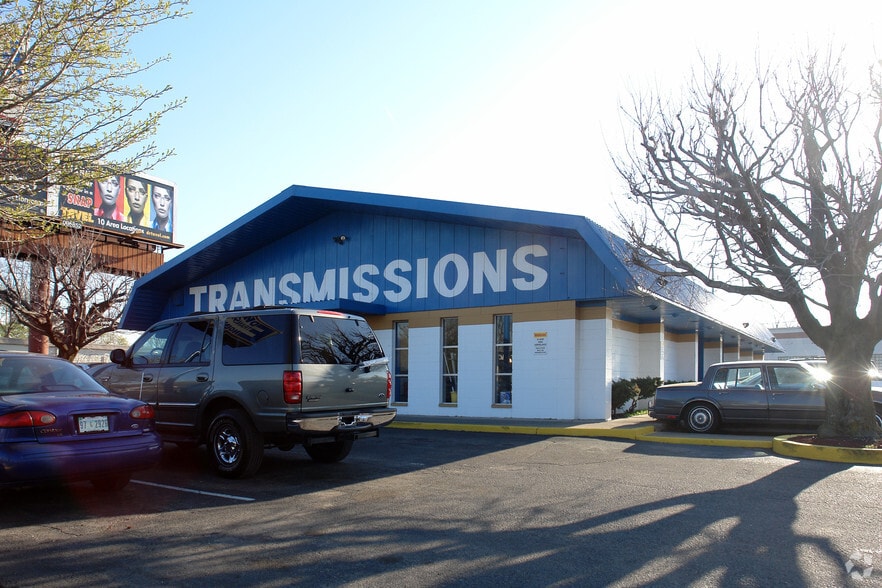 5561 N Keystone Ave, Indianapolis, IN for sale - Primary Photo - Image 1 of 2