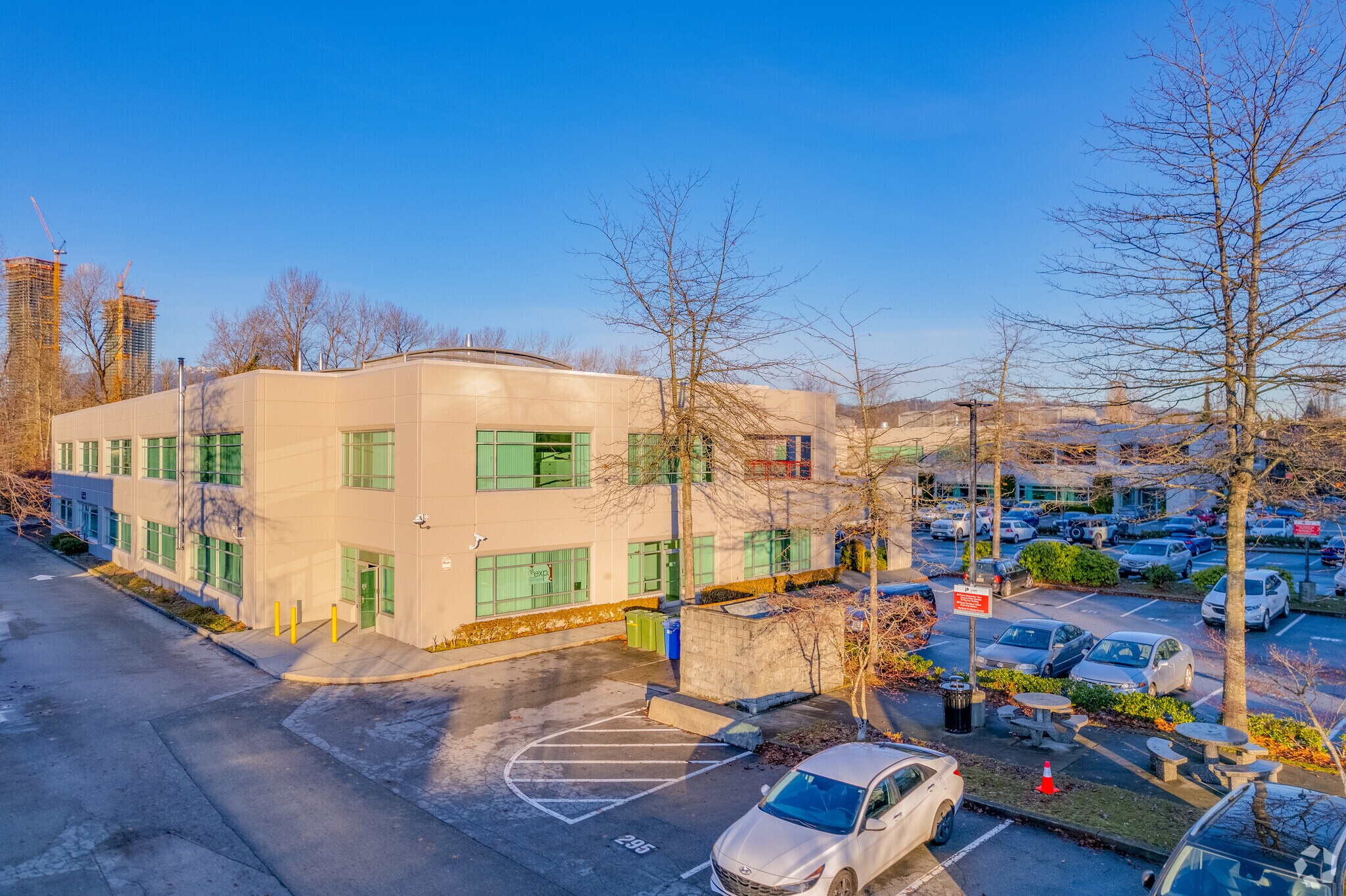 3001 Wayburne Dr, Burnaby, BC for sale Primary Photo- Image 1 of 1