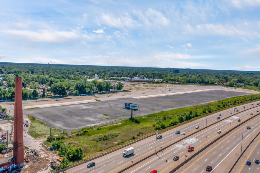 12155 Southfield Fwy, Detroit, MI à louer - Photo du bâtiment - Image 2 de 4