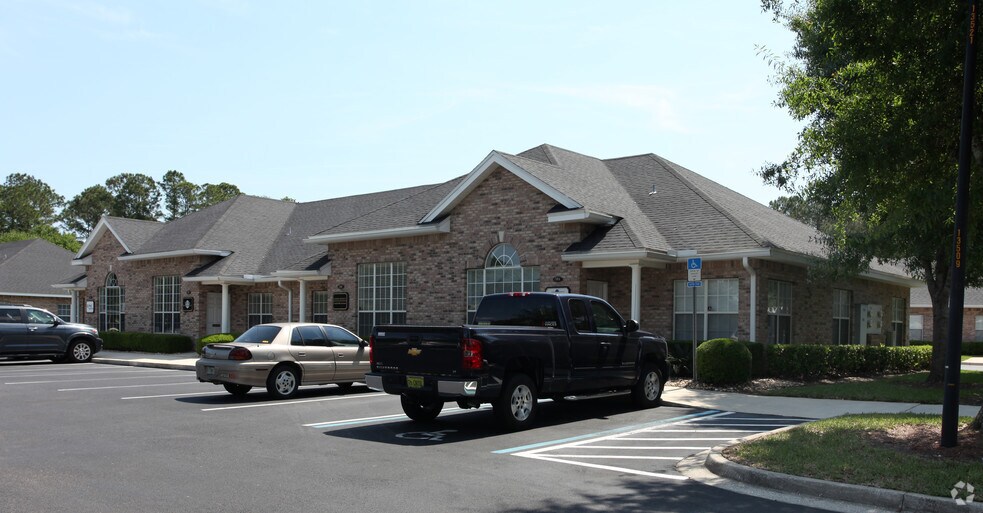 13500 Sutton Park Dr S, Jacksonville, FL à louer - Photo du bâtiment - Image 3 de 3