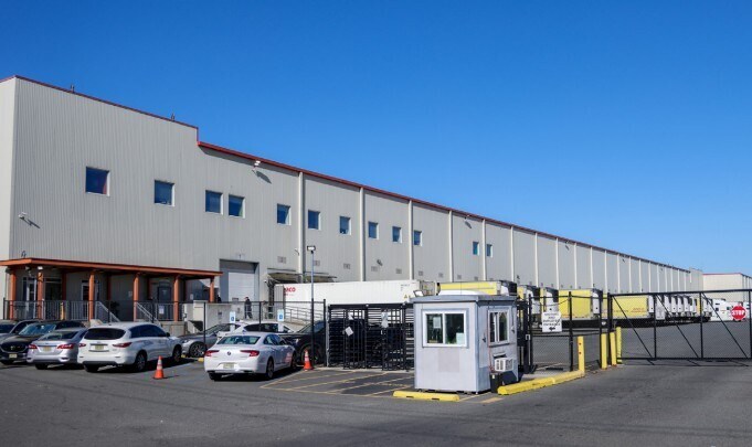 54 Joseph St, Newark, NJ à louer - Photo principale - Image 1 de 9