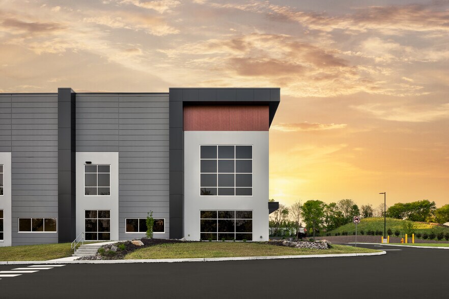 3200 Richmond Rd, Easton, PA à louer - Photo du bâtiment - Image 3 de 5