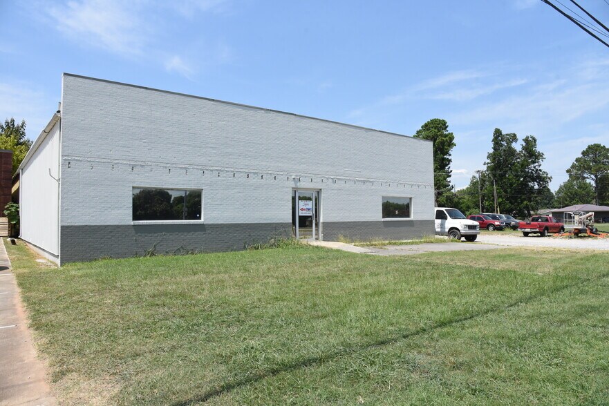 1701 Central Pky SW, Decatur, AL à louer - Photo du bâtiment - Image 2 de 5
