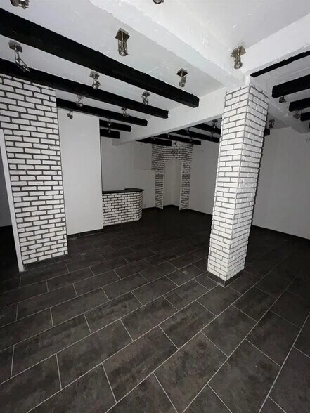 Commerce de détail dans Paris à louer - Photo intérieure - Image 2 de 3