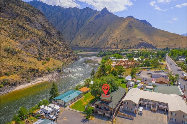 Plus de détails pour 302 Berger St, Riggins, ID - Multi-résidentiel à vendre