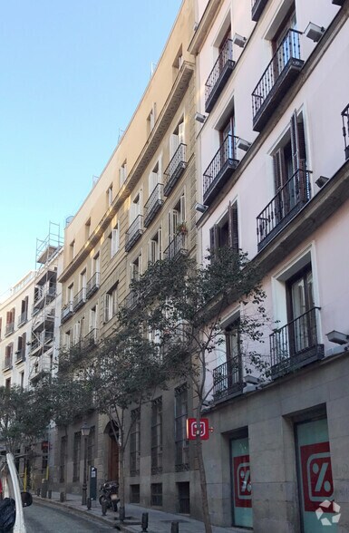 Calle de Campomanes, 8, Madrid, Madrid à louer - Photo du bâtiment - Image 2 de 2