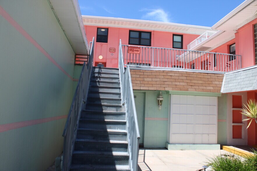 6800 Sunset Way, St Pete Beach, FL à vendre - Photo du bâtiment - Image 2 de 14