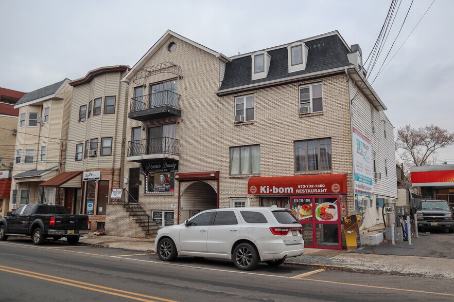 59-61 Wilson Ave, Newark, NJ for sale - Building Photo - Image 1 of 4