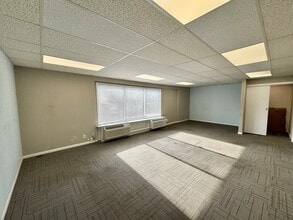8998 L St, Omaha, NE for lease Interior Photo- Image 2 of 2