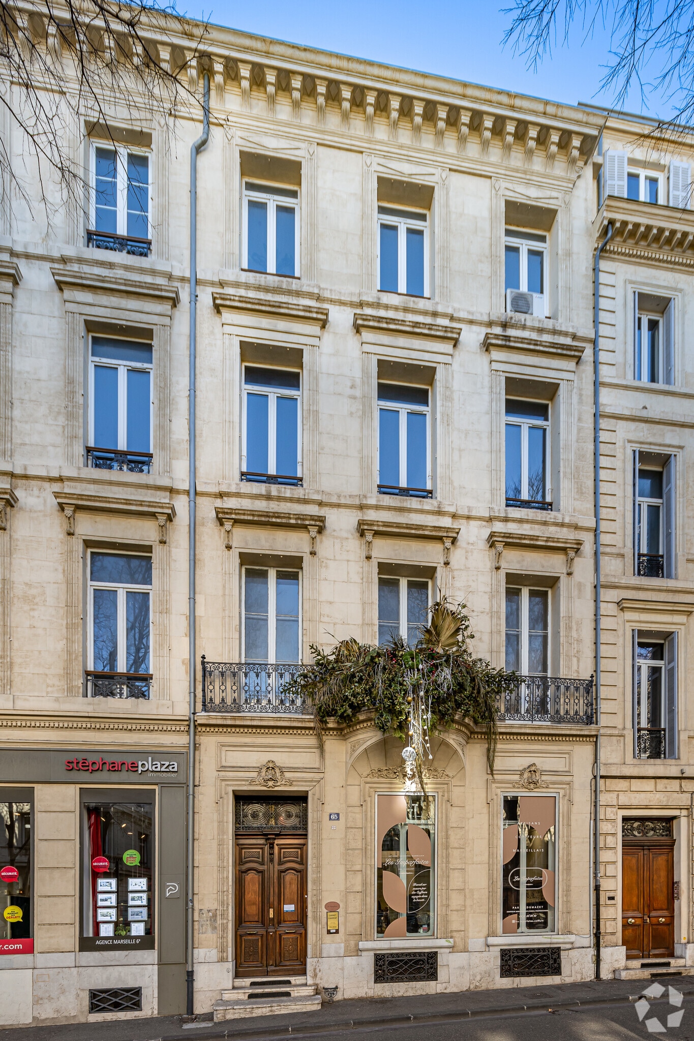 Office/Retail in Marseille for lease Primary Photo- Image 1 of 3