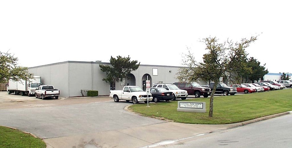 1523-1531 Central Park Dr, Hurst, TX à vendre - Photo du bâtiment - Image 2 de 19