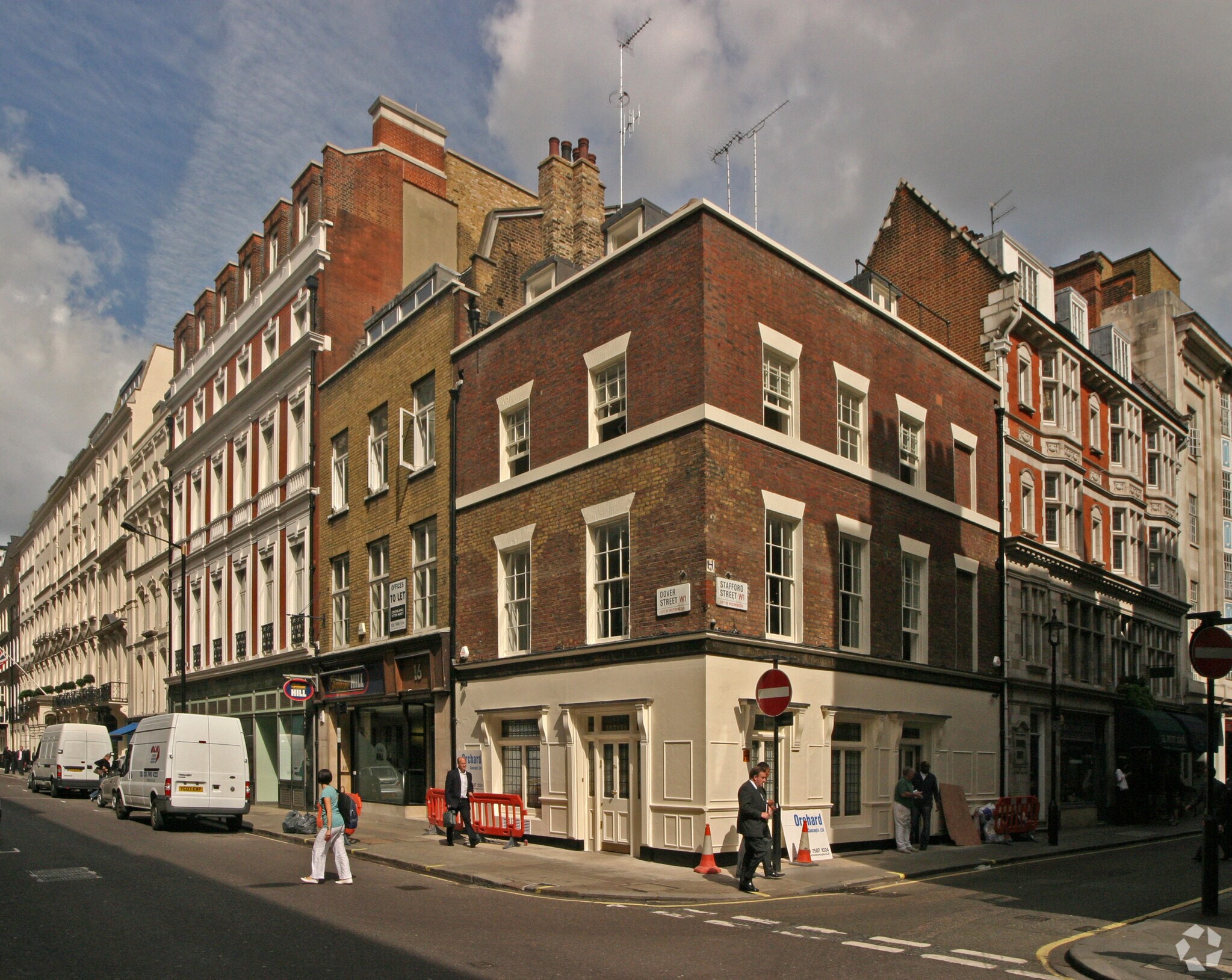 15A Dover St, Londres à vendre Photo principale- Image 1 de 3