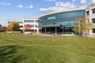 5985 Explorer Dr, Mississauga, ON à louer Photo du bâtiment- Image 1 de 16
