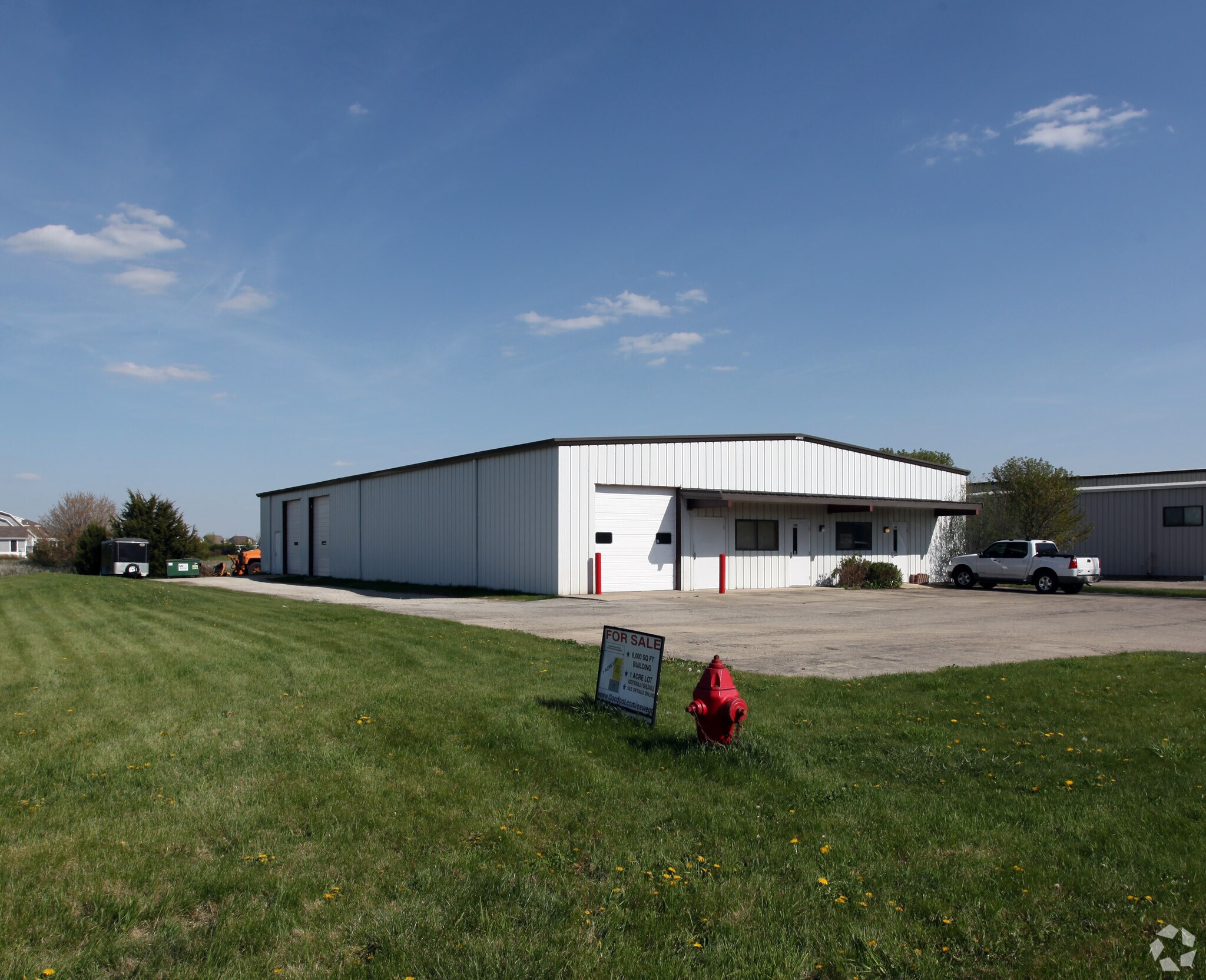 34 Stonehill Rd, Oswego, IL for lease Primary Photo- Image 1 of 29