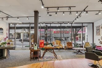 22 Broadway St, Asheville, NC à louer Hall d’entrée- Image 1 de 27