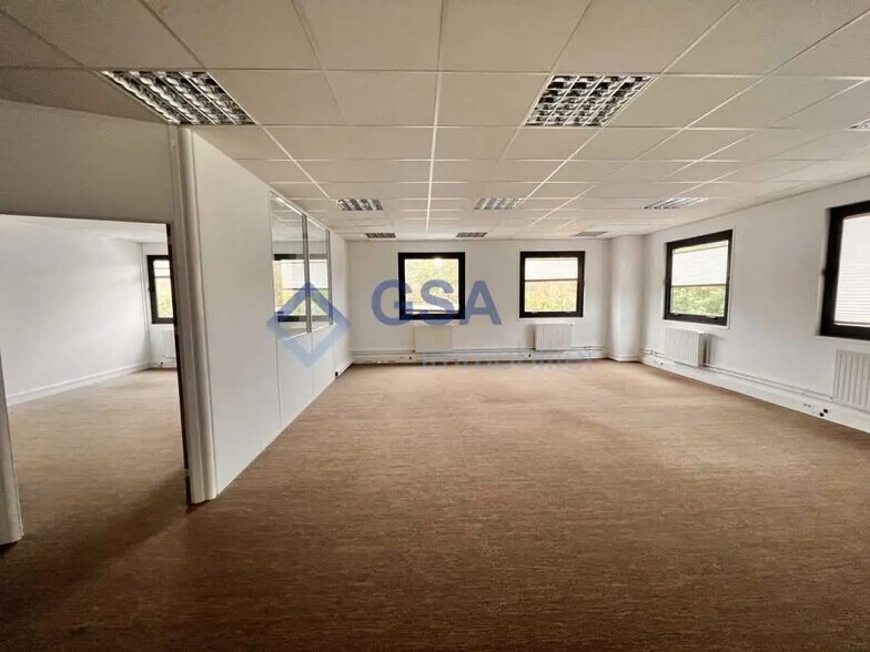 Bureau dans Lisses à louer - Photo intérieure - Image 3 de 5