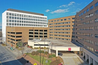 Plus de détails pour 135 S Main St, High Point, NC - Services hôteliers à vendre