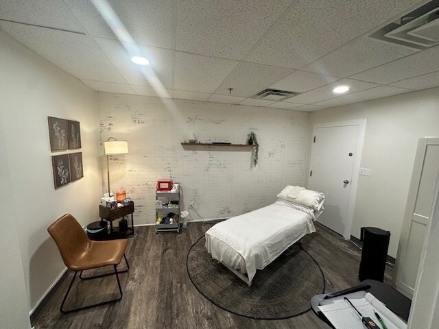 201-207 N Boone St, Johnson City, TN for lease Interior Photo- Image 1 of 10