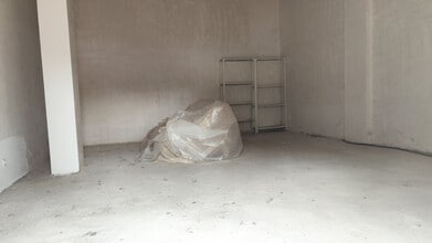Retail in Logroño, La Rioja for lease Interior Photo- Image 2 of 3