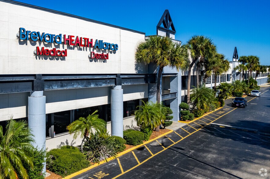 2080-2260 Sarno Rd, Melbourne, FL à louer - Photo du bâtiment - Image 2 de 9