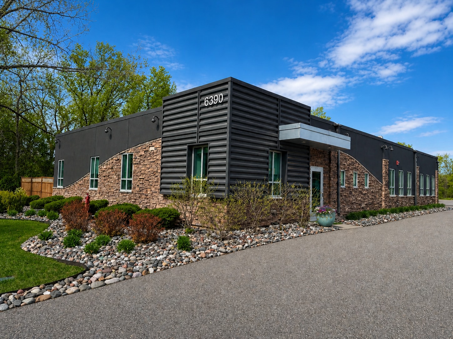 6390 Carlson Dr, Eden Prairie, MN for sale Primary Photo- Image 1 of 3