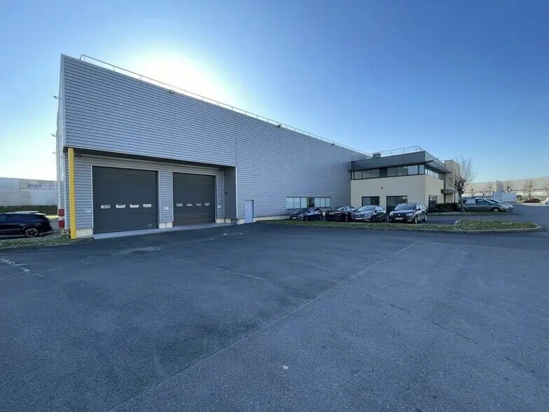 11 Rue De La Grande Borne, Le Mesnil-Amelot à louer - Photo du bâtiment - Image 1 de 6