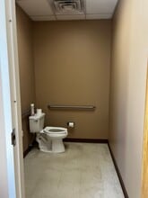 5998 Caldwell Park Dr, Harrisburg, NC à louer Photo intérieure- Image 2 de 12