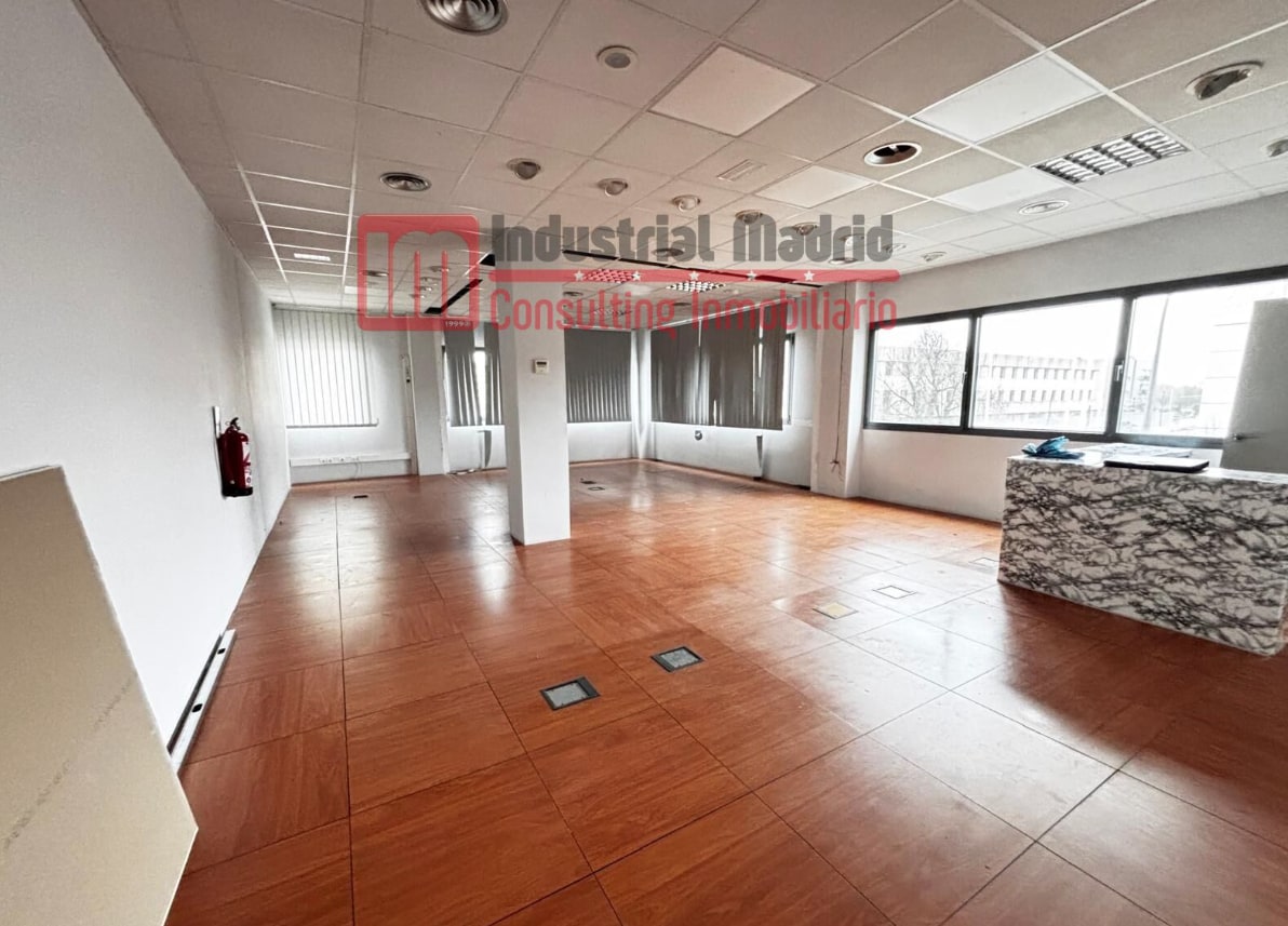 Industrial in Coslada, Madrid for sale Primary Photo- Image 1 of 2