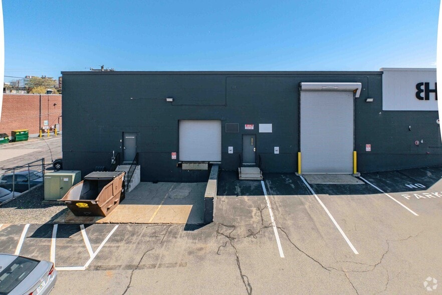 179 Bear Hill Rd, Waltham, MA for lease - Building Photo - Image 2 of 8