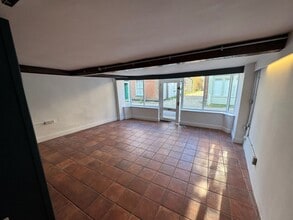 30 High St, Blakeney for lease Interior Photo- Image 1 of 4